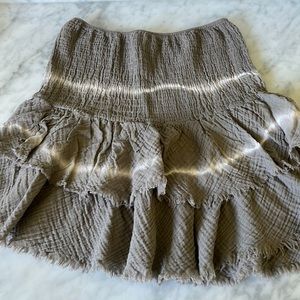 Venti6 Ruffle Tiered Skirt. Gray/Taupe and White Tie Dye. Size L. NWOT.